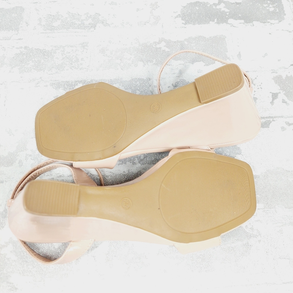 New Steve Madden Shapely In Tan Patent Cream Wedge Sandal  W17 - Picture 9 of 14